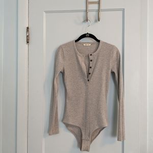 Madewell Gray Henley bodysuit